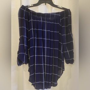 Signature Studio Blue with white, off shoulder blouse. Size L.